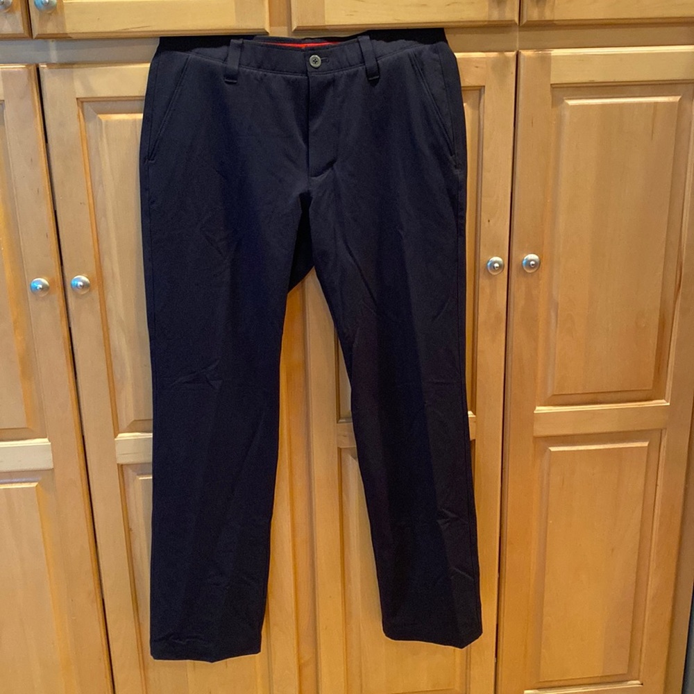 Under Armour Loose Fit Men’s Golf Pants Size 34/32 Black